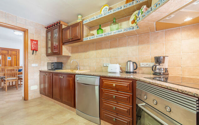 Pintor Beach House - Photo 5